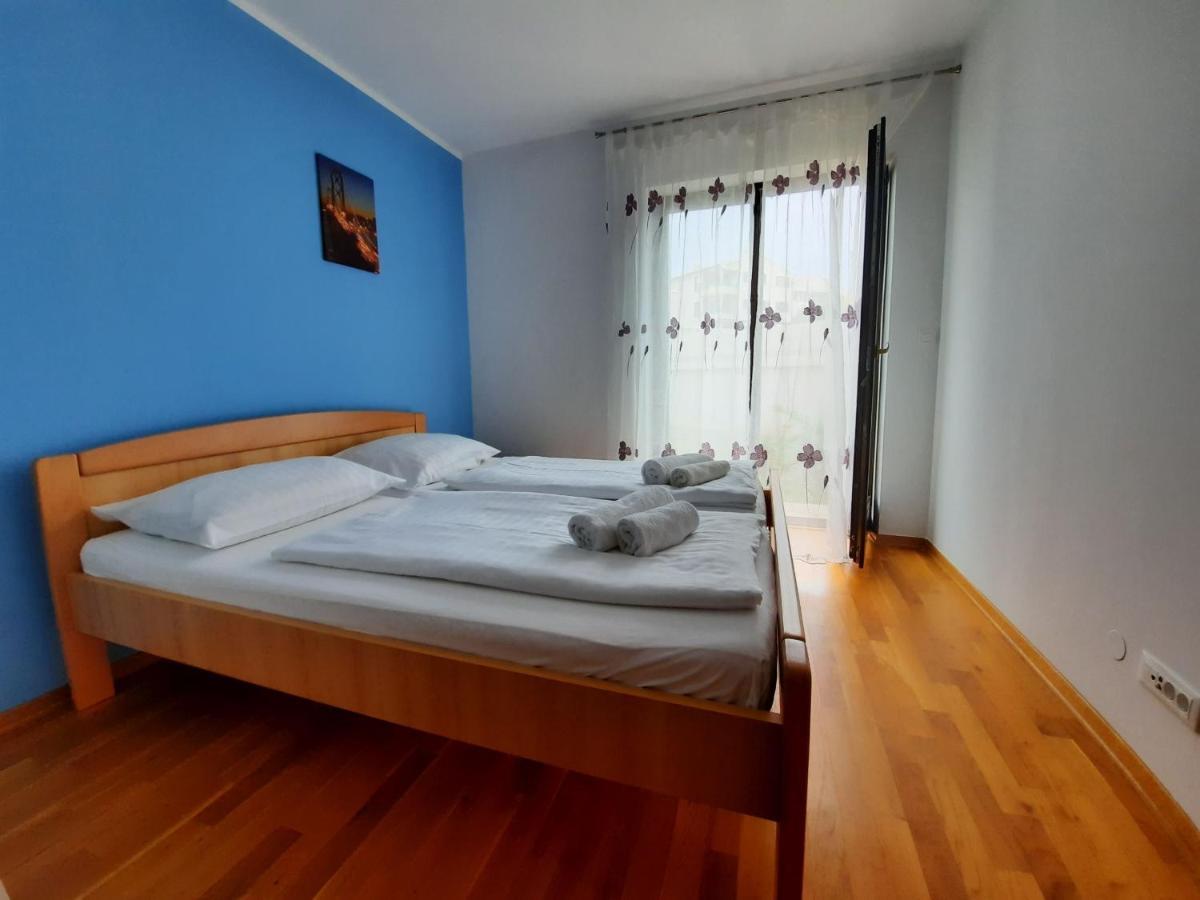 Maslina Apartment Premantura Bagian luar foto