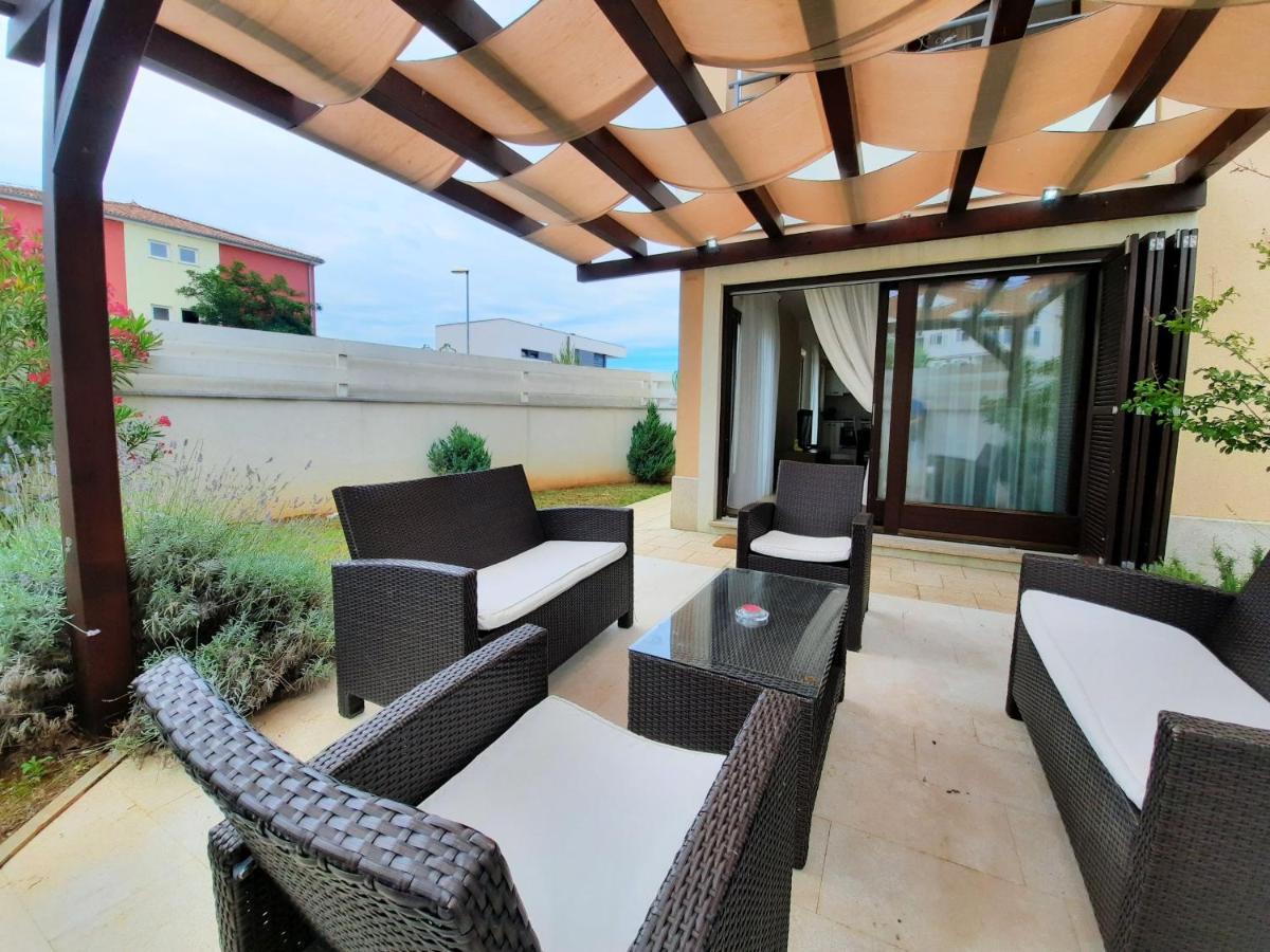 Maslina Apartment Premantura Bagian luar foto