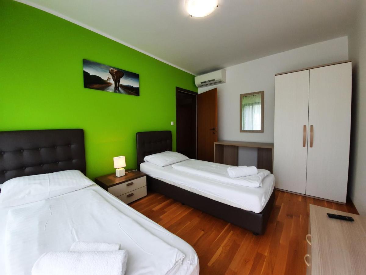 Maslina Apartment Premantura Bagian luar foto