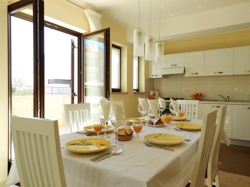 Maslina Apartment Premantura Bagian luar foto